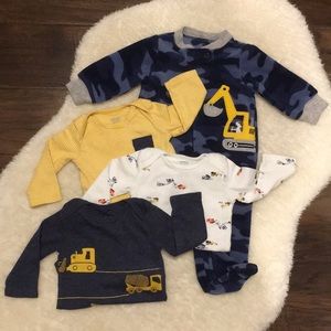 ⭐️ (3 for $9) Carter’s Bodysuits and Sleeper